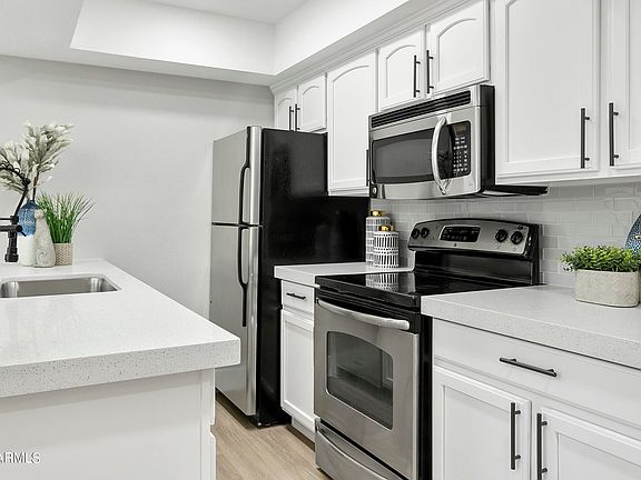 2nd image of 3807 N 30th St Unit 27