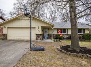 703 Woodland Dr, Rogers, AR 72756