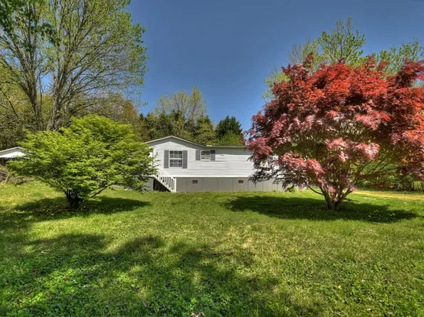 3777 N Meadow Cir, Young Harris, GA 30582