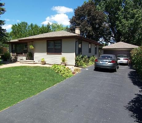 1st image of 8222 W 91st St