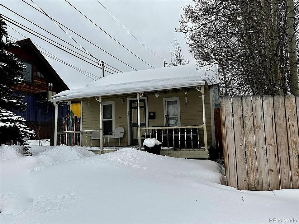 1st image of 133 E 11th St
