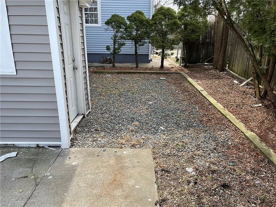 2nd image of 57 Bergen St
