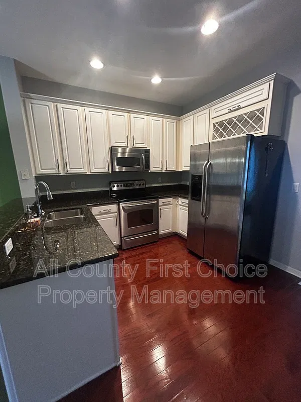 2 bed, 2.5 bath, 1220 sqft, $2,195 — Photo 4