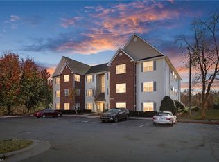 3724 Spanish Peak Dr APT 2B, High Pt, NC 27265