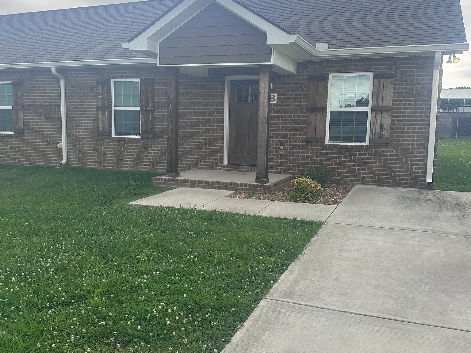 2 bed, 1000 sqft, $1,400 — Photo 2