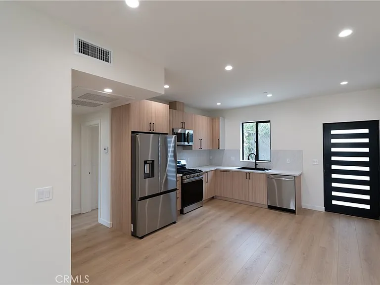 13500 Bessemer St — Photo 4