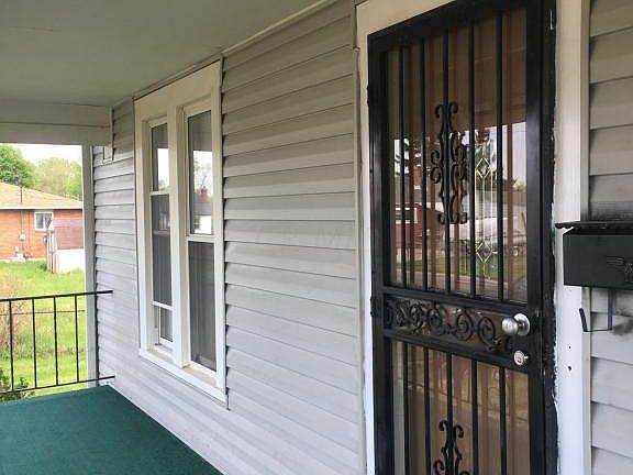 3rd image of 2143 Genessee Ave