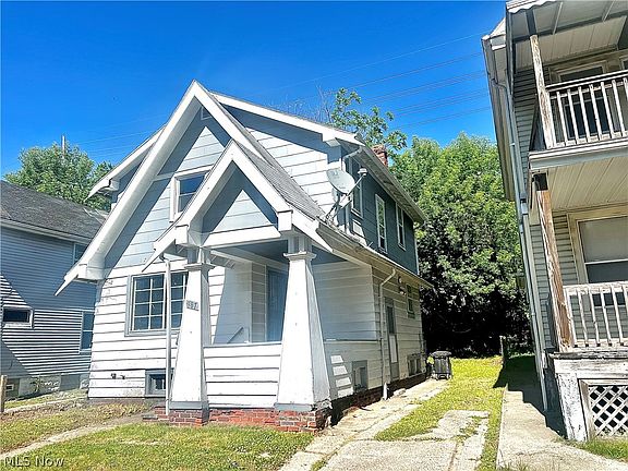 2nd image of 987 E 131st St