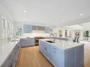 281 N Main St, Southampton, NY 11968