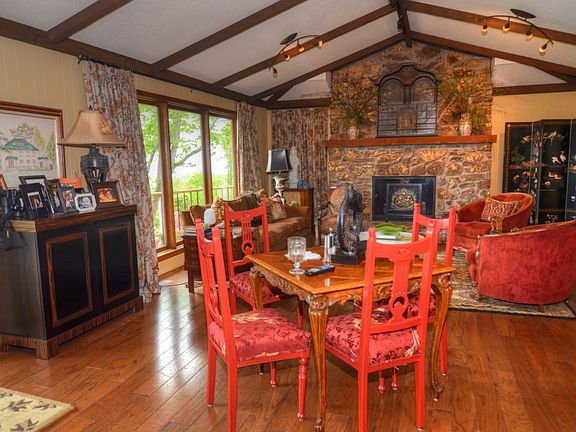 4th image of 265 Pine Hill Rd