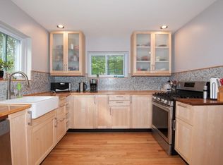 127 Chestnut Hill Loop, Montague, MA 01351