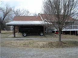 Backside 2 car, carport