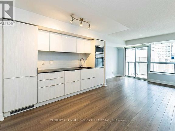 3rd image of 318 Richmond St W #715
