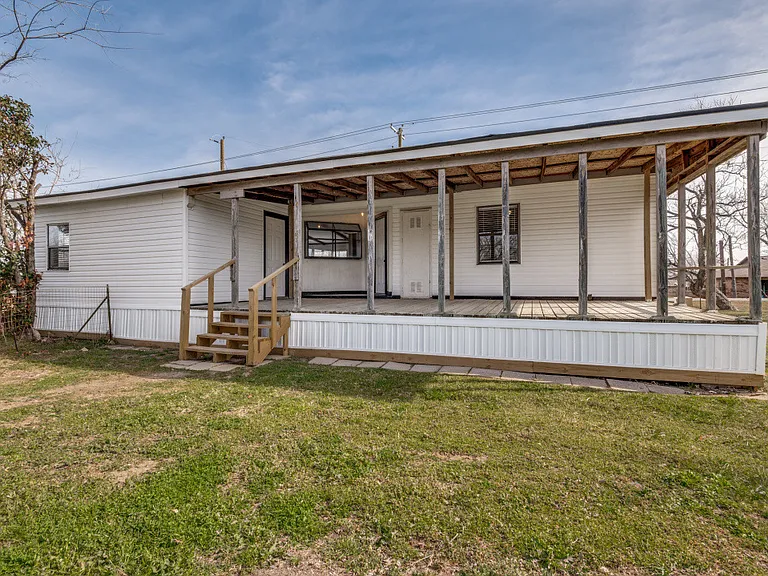 701 S Main St — Photo 12