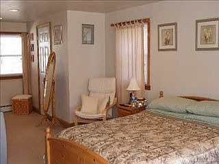4th image of 26 Francine Dr N