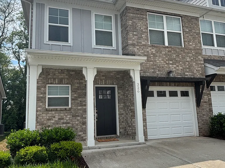 326 Banbury Dr — Photo 1
