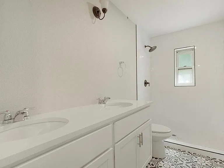 1220 Tucson St — Photo 14