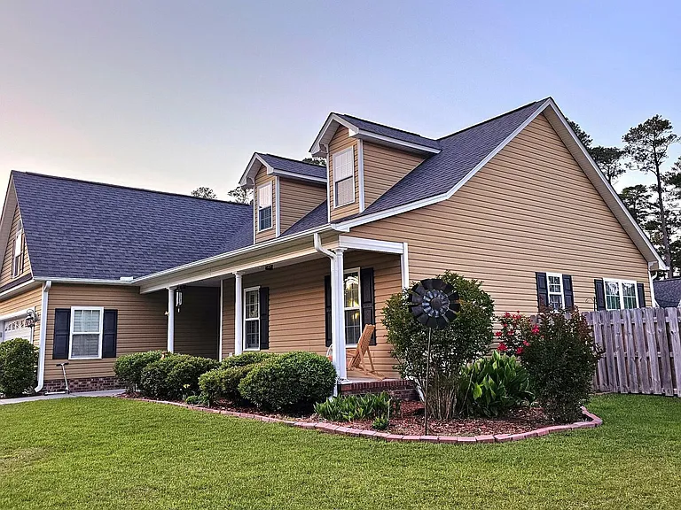 300 Croatan Woods Dr — Photo 3