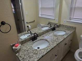 1428 Grantland Cir, Fort Worth, TX 76112