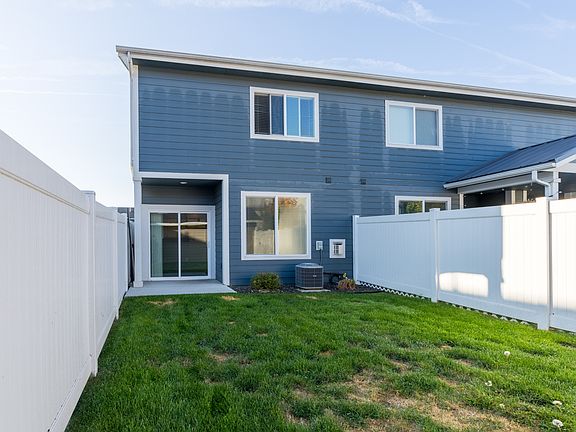 3rd image of 157 E Leeanne Ln
