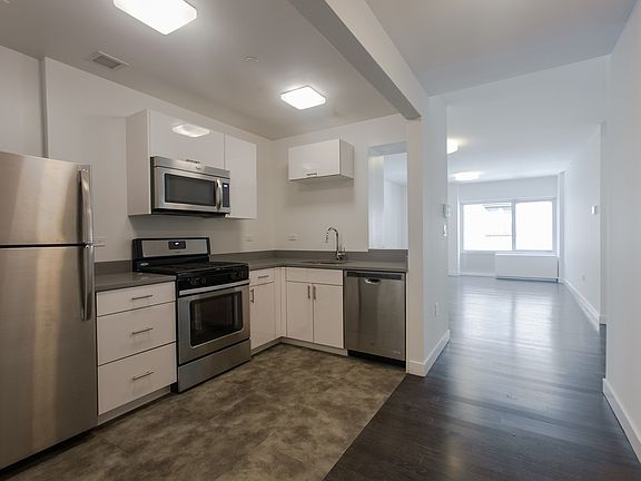 3rd image of 607 W 161st St APT 4A