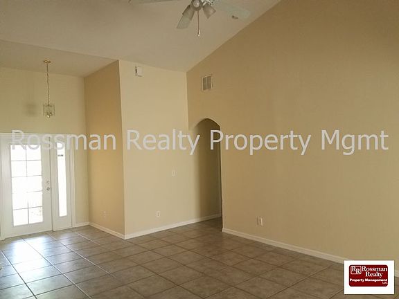 3rd image of 763 Bianca Ave S