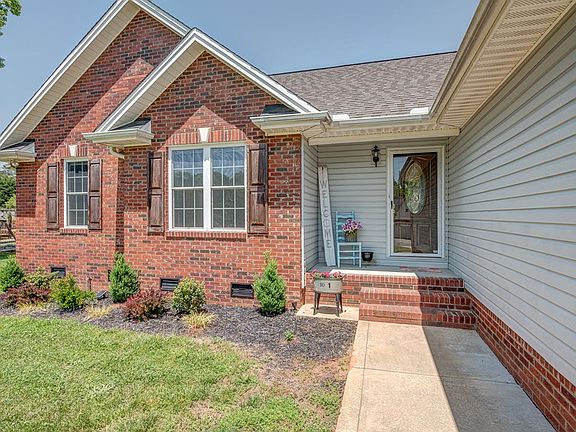 4th image of 134 Creekside Dr