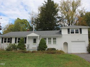 4 Yolanda Dr, Burnt Hills, NY 12027