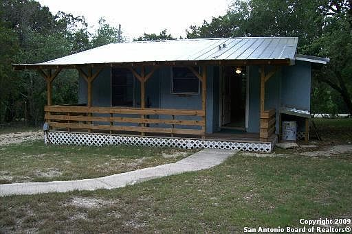 3rd image of 412 Rainbow Dr.