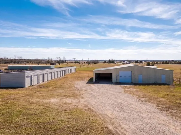 6240 Airport Rd, Paris, TX 75462