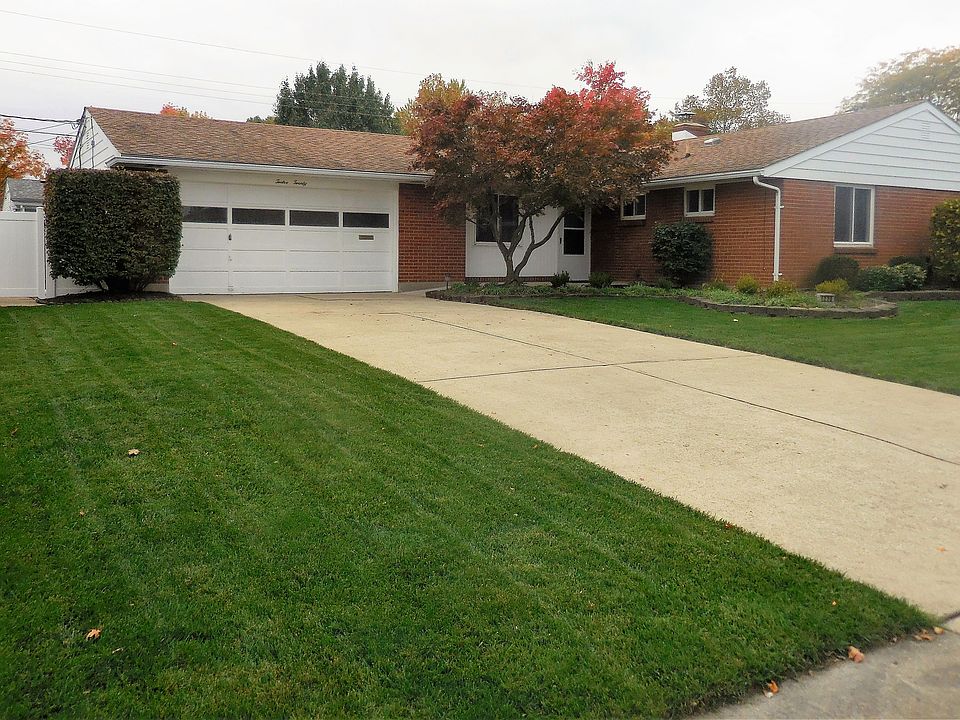 1st image of 1220 Chateau Dr