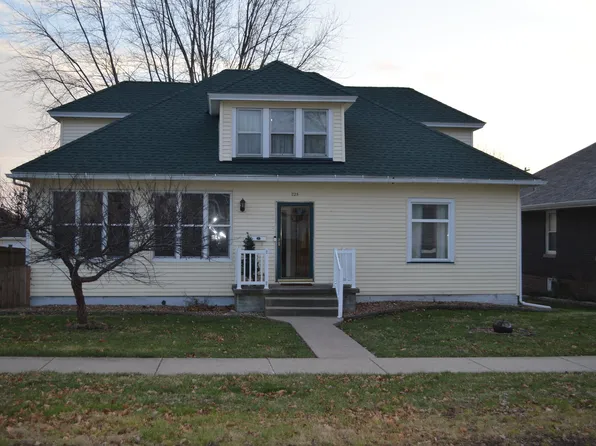 225 W Devlin St, Spring Valley, IL 61362