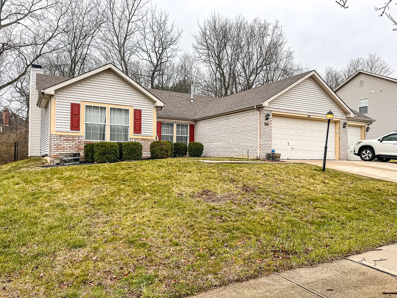1344 White Ash Dr photo 1