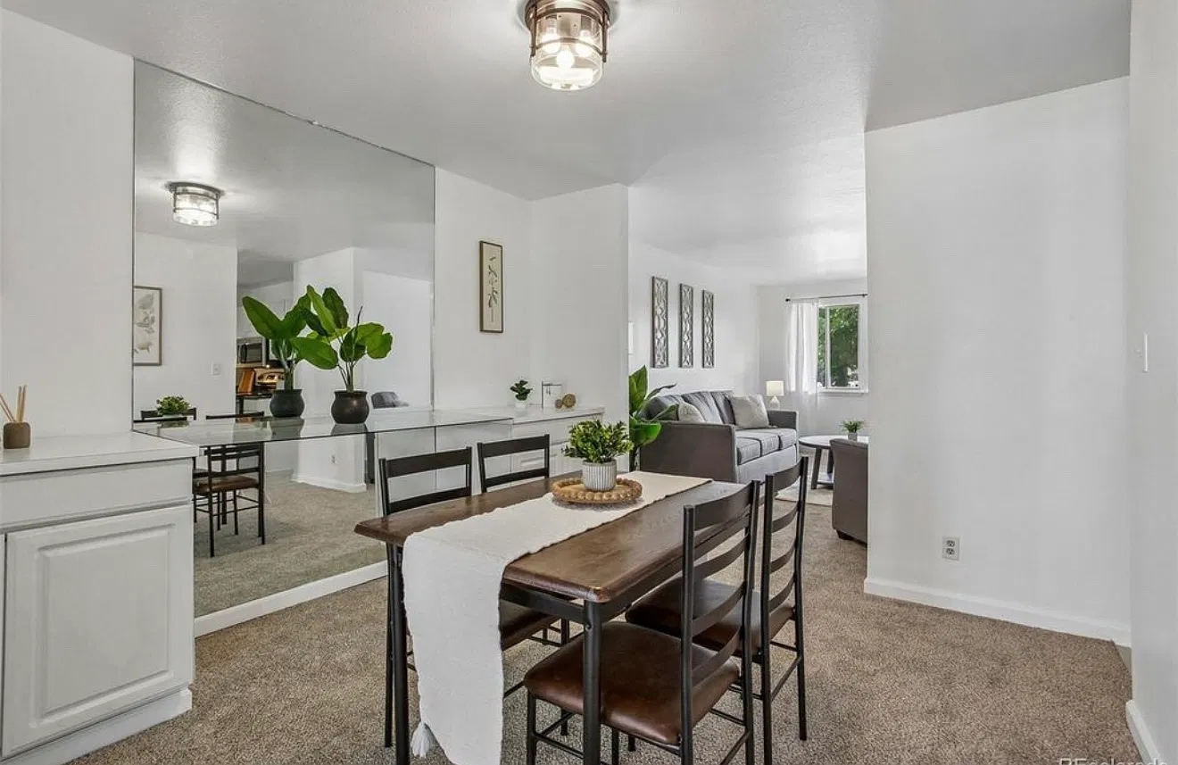 11615 Logan St — Photo 3