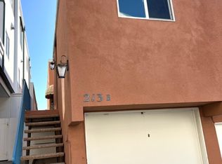 213 16th St #B, Manhattan Beach, CA 90266
