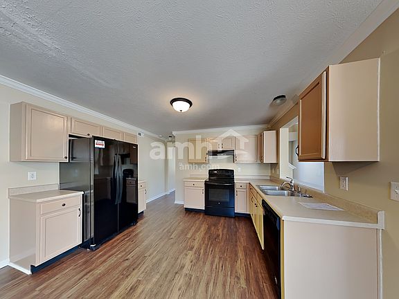 3rd image of 10167 Stockwell Dr