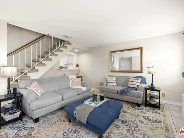 18987 Gault St, Reseda, CA 91335