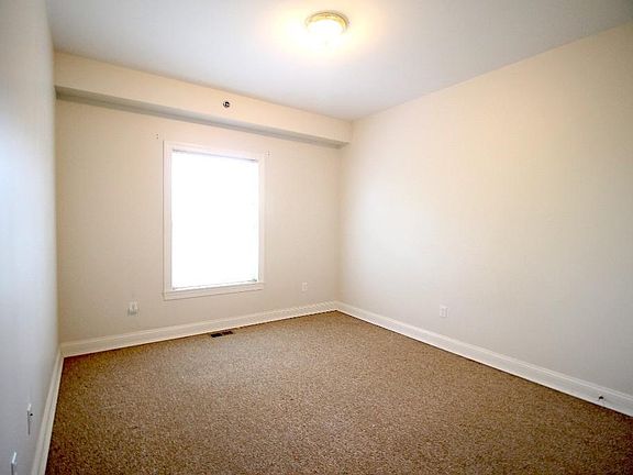 5th image of 19 Hall Ave