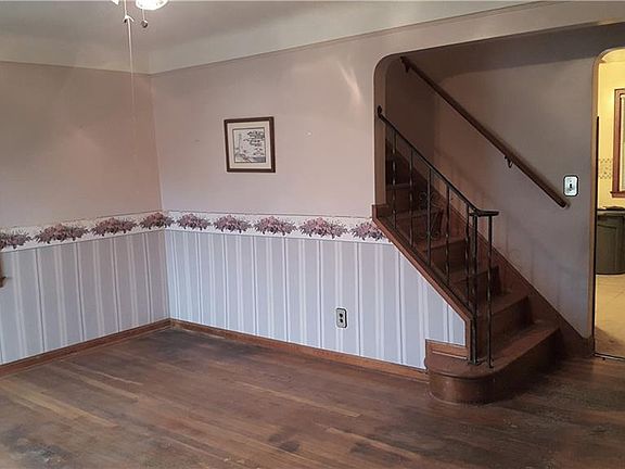 3rd image of 17506 E Park Dr