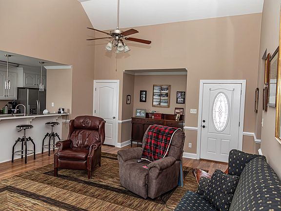 4th image of 510 Heron Dr