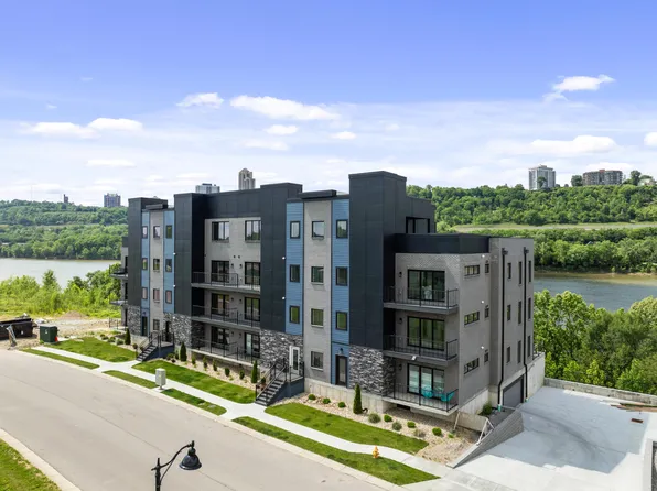 747 Manhattan Blvd #304, Dayton, KY 41074
