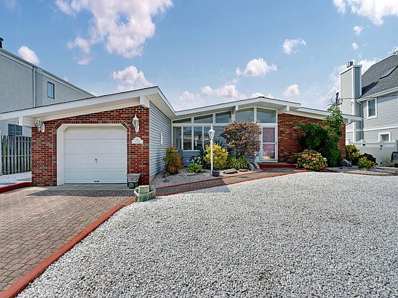 2nd image of 383 Aldo Dr
