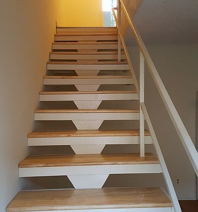 4th image of 7545 N Hollywood Way #3