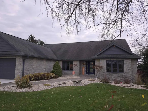 2393 Shagbark Lane Rd, Decorah, IA 52101