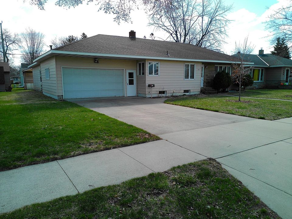 1st image of 142 24th Ave N