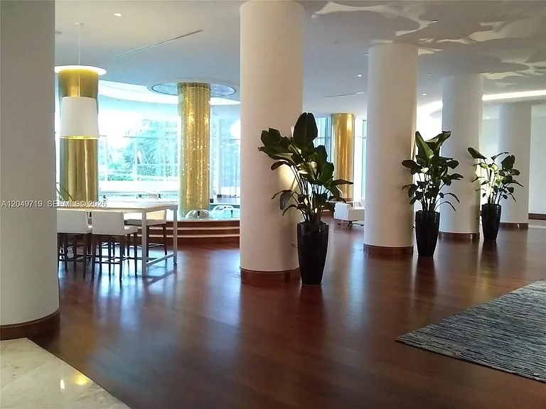 5161 Collins Ave #809 — Photo 1