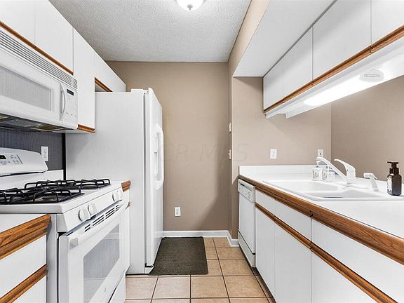 3rd image of 5709 Apricot Ln #94D