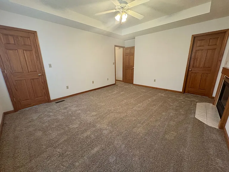 2047 Parkside Dr — Photo 12