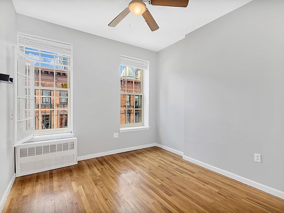 4th image of 325 W 43rd St #5C