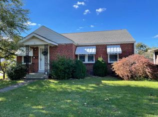 209 SW 11th St, Fairfield, IL 62837